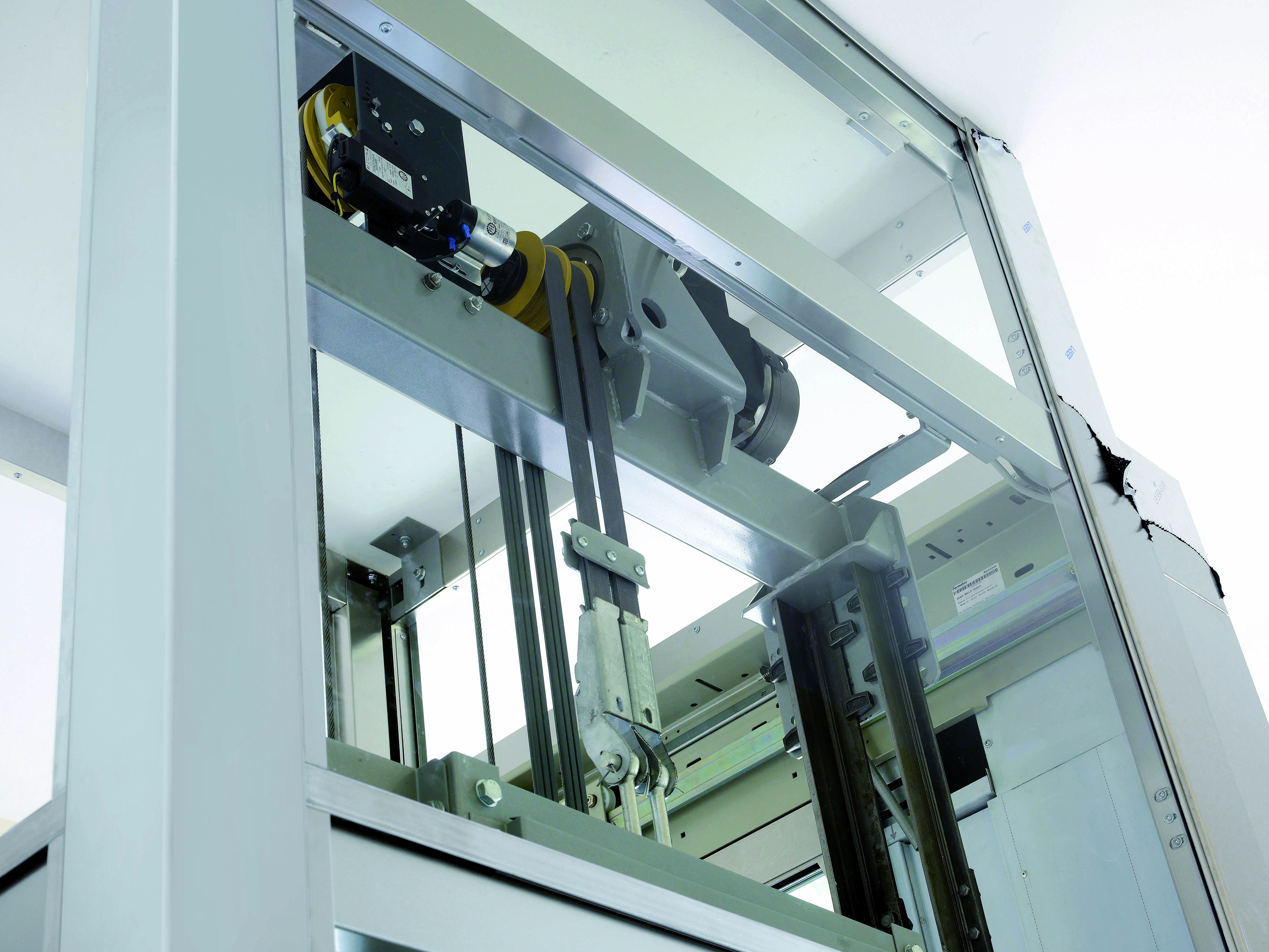 Лифт считается самым безопасным видом транспорта