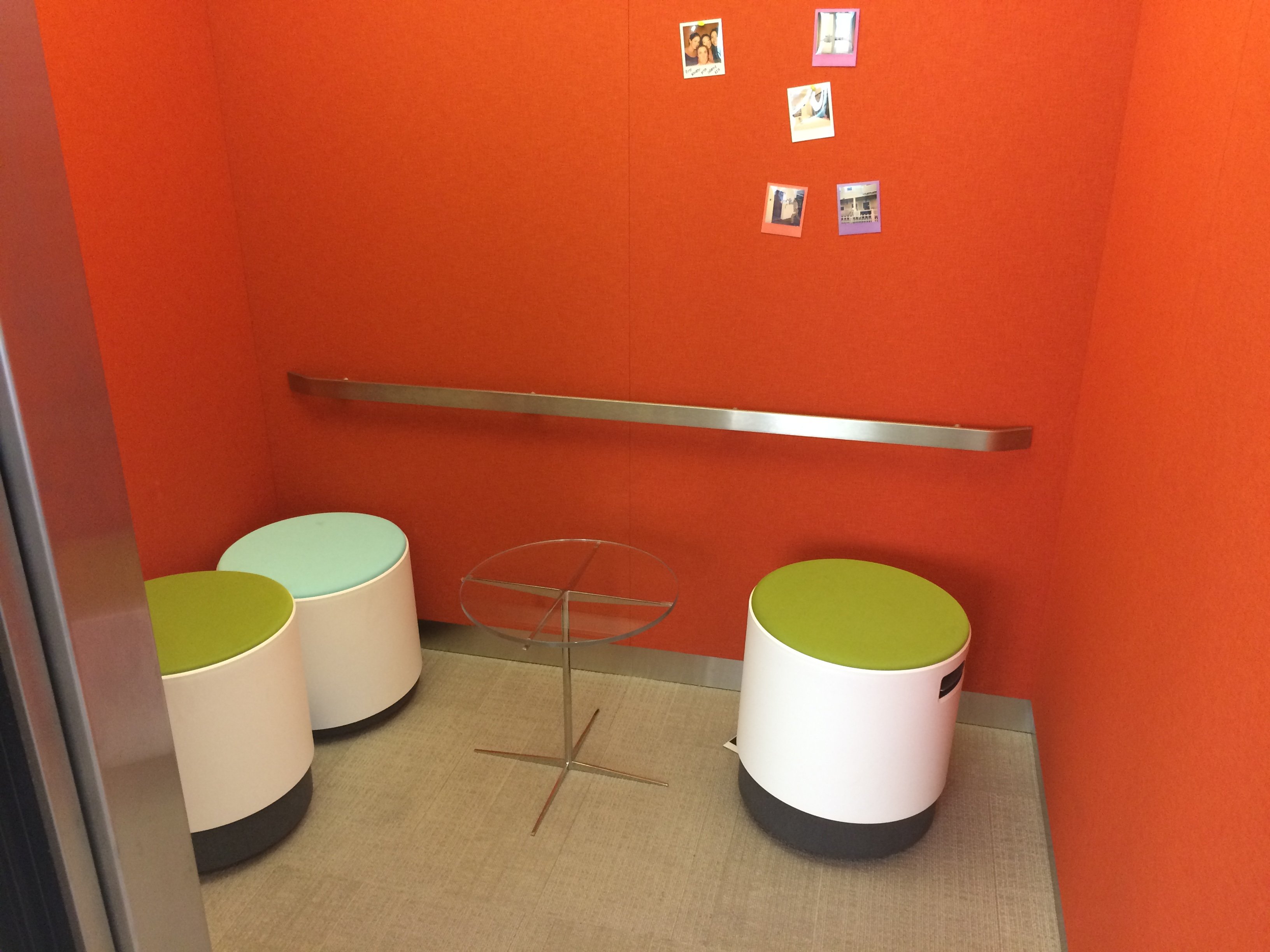 «Лифтовая переговорная»